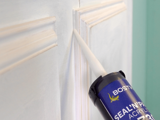 Application of Bostik A730 Seal’N’Paint acrylic sealant applied to a joint for a smooth paintable finish