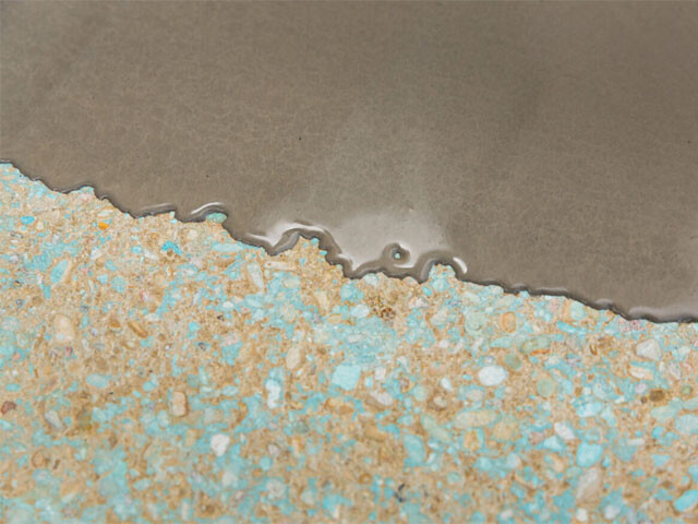 Self-levelling compound spread out over the floor