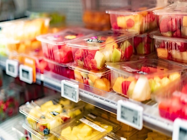 pressure sensitive adhesives for all-temperature labels