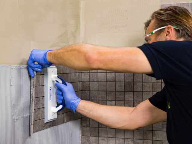 Hoe lang duurt het voordat epoxy voegen droog zijn?