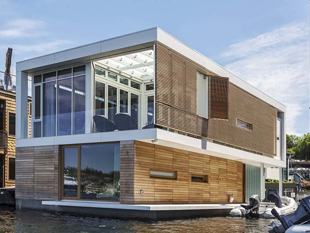 Thumbnail_Floating_House.jpg