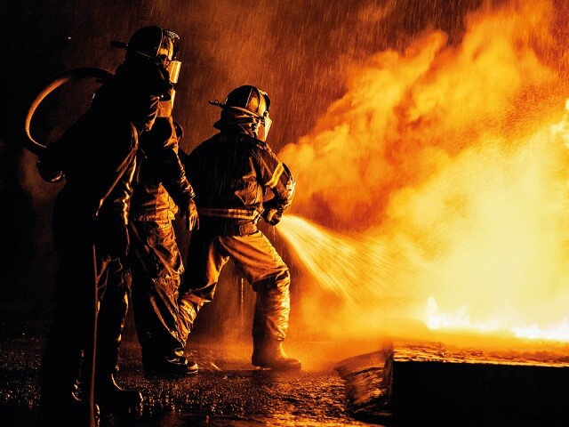 Bostik NL Fire Protect Wat is het verschil tussen brandgedrag en brandwerendheid?