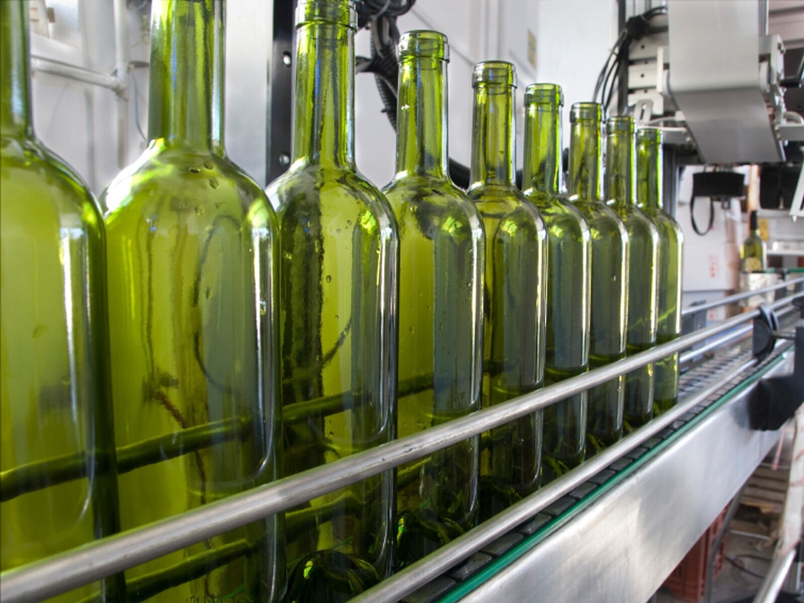 Bottle labels for clean, efficient, and sophisticated machining processes