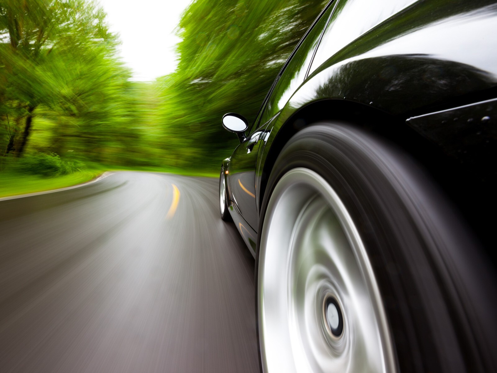 Car_Exterior_Motion_iStock_77688285.jpg