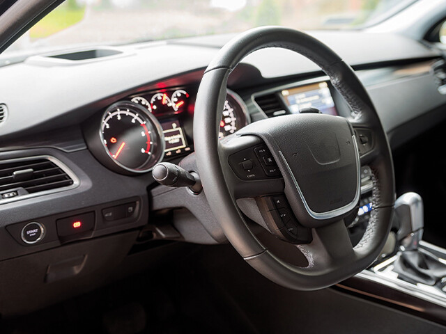 steering-wheel_automotive-interiror-adhesives_640x480.jpg